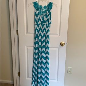 Green and white chevron dress. Size M.